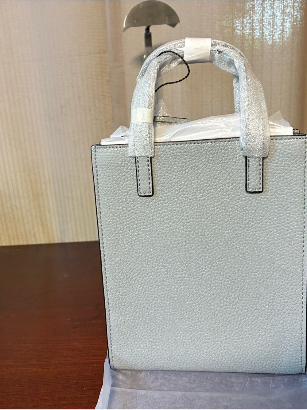 Marc Jacobs Grey Leather Bugs Bunny Portrait Tote NWT - Picture 2 of 5